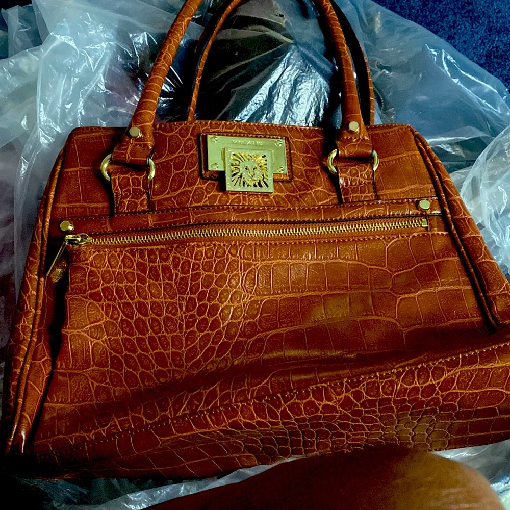 Almost New ANNE KLEIN,LADIES POCKETBOOK, SO NICE GOING FAST.